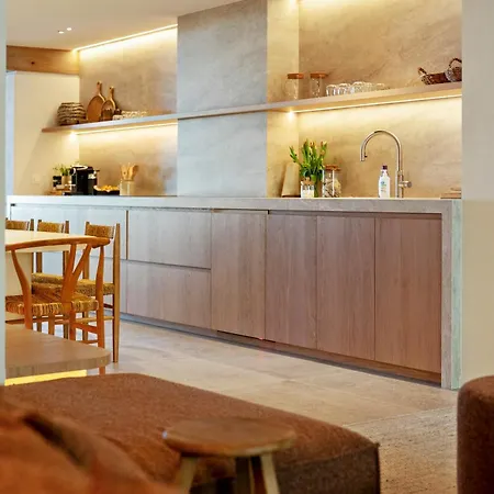 Appartement Frederik Op De Zeedijk Met Strandcabine - Vosproperties Knokke-Heist